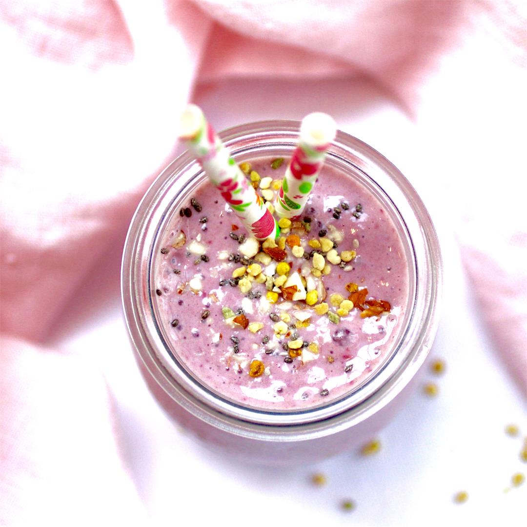 Revitalizing Berry Smoothie