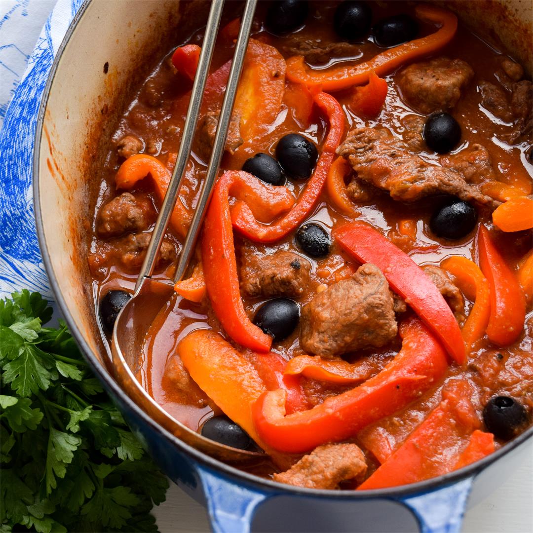 Beef, Tomato & Pepper Casserole with Black Olives