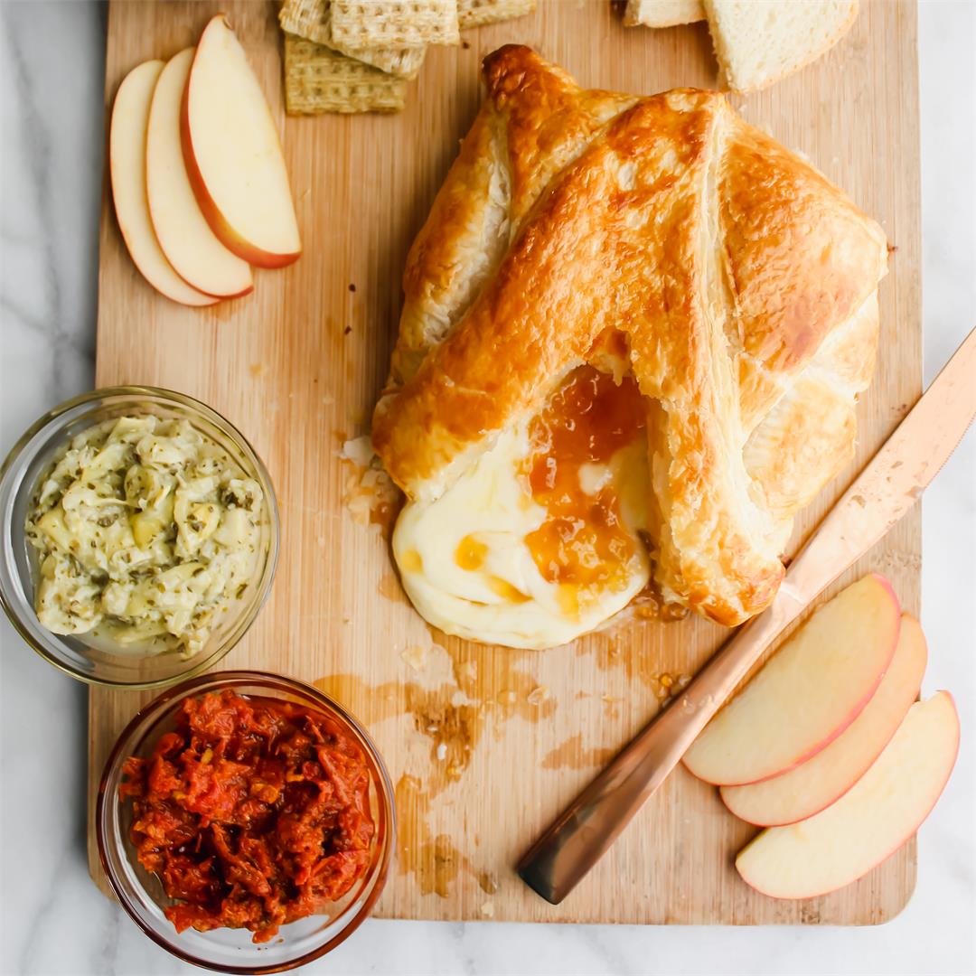 Baked Brie with Apricot Preserves
