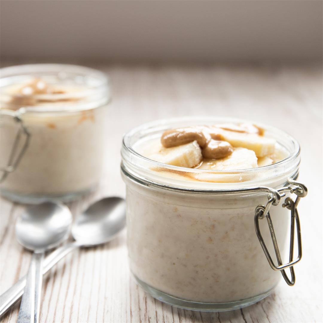 Creamy yogurt overnight oats with only four ingredients