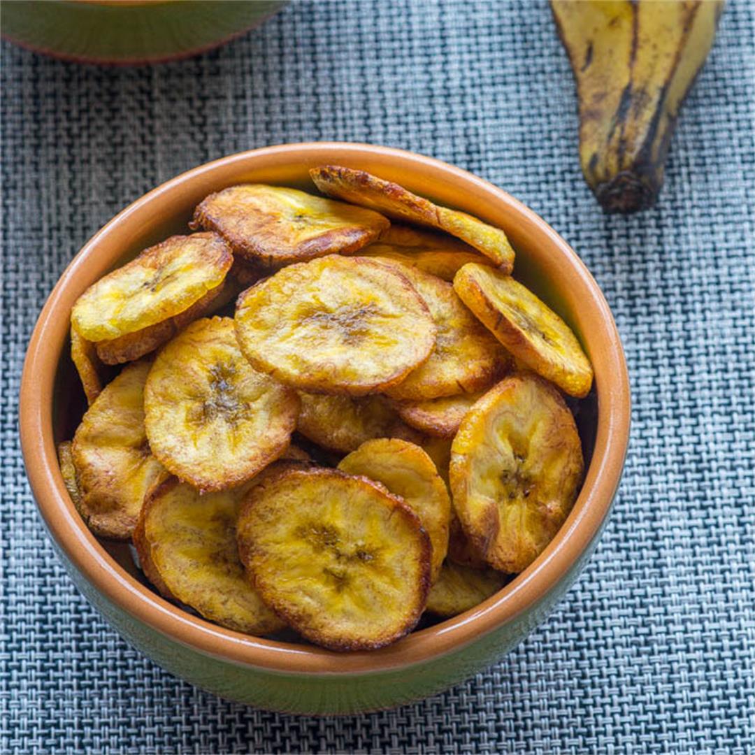 Baked plantain chips