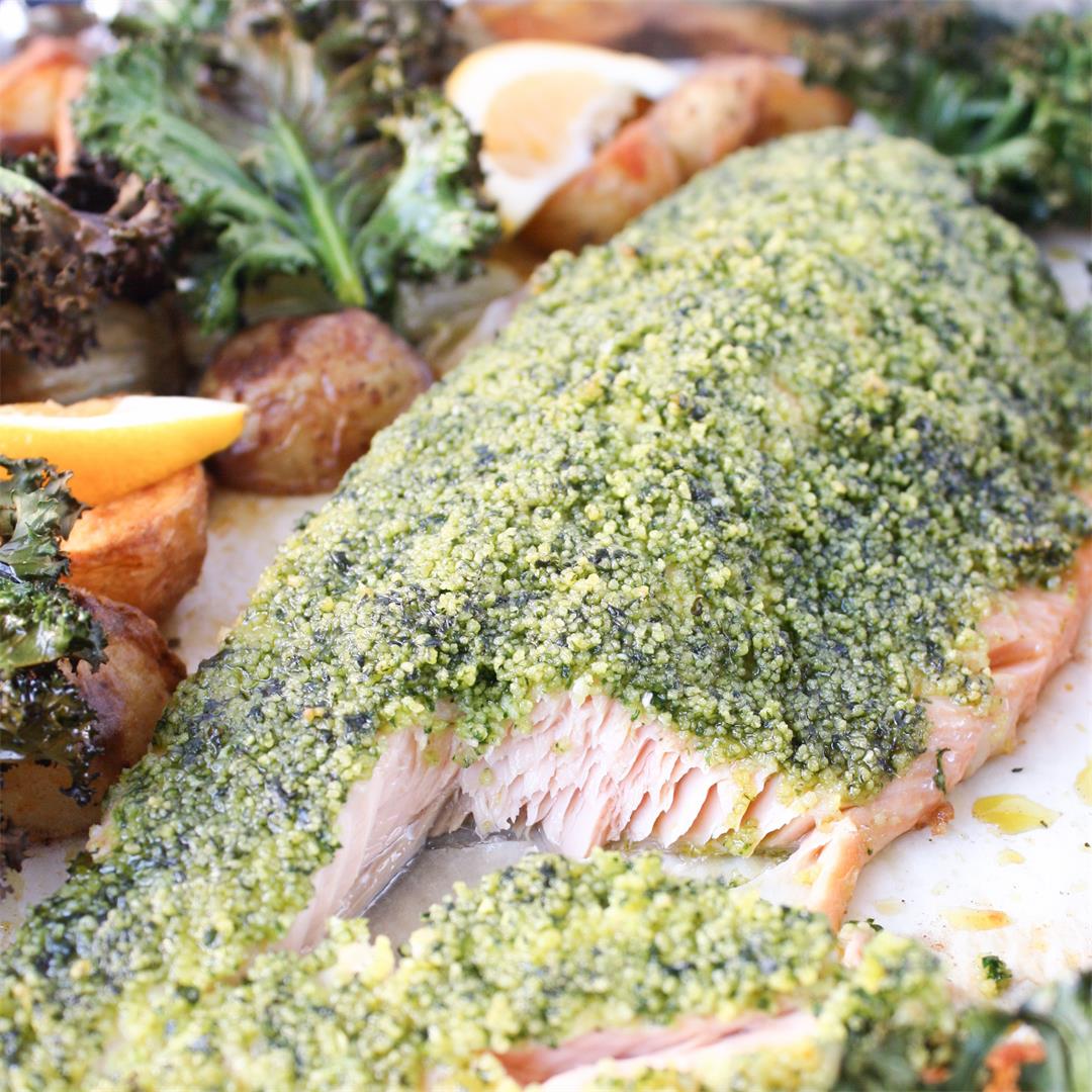 Roasted salmon with fennel, potatoes and kale