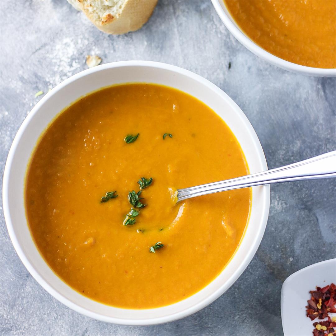 Easy Carrot Leek soup, flavour packed, healthy and easy to make