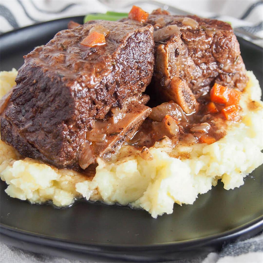 Slow cooker short ribs