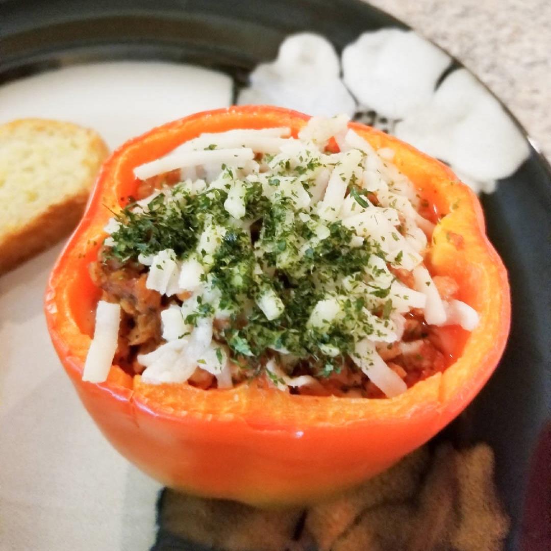 Low-Carb TVP Stuffed Bell Peppers