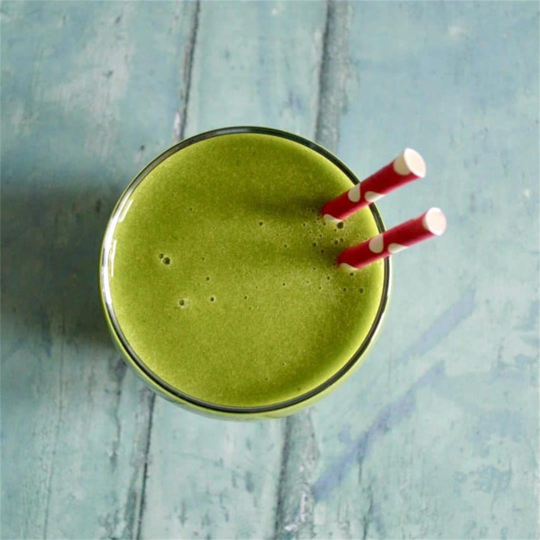 Apple and Pineapple Green Smoothie