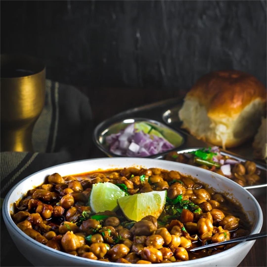 Chana Masala (Indian Chickpea Curry) Recipe