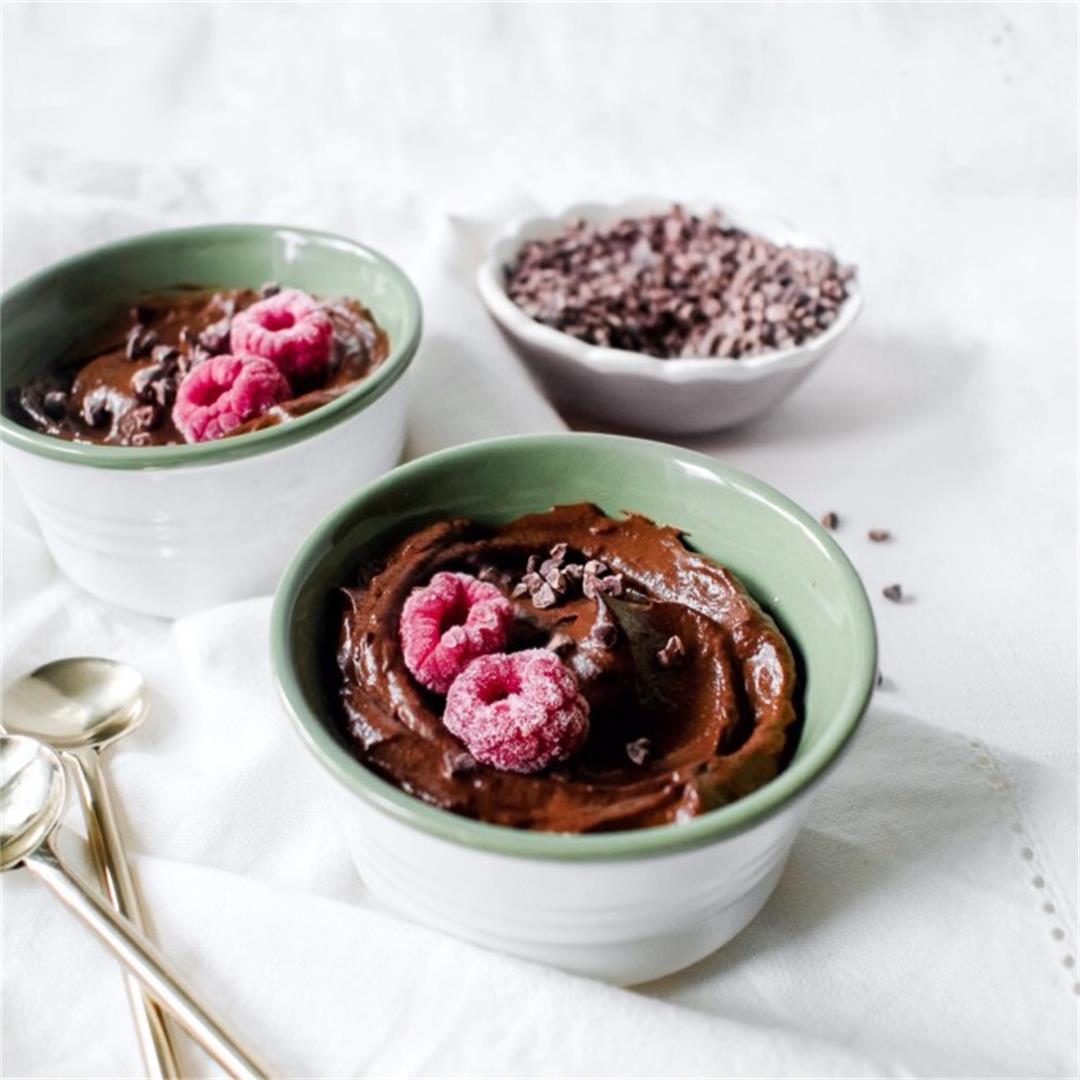 Healthy Vegan Chocolate Mousse made with Avocados!