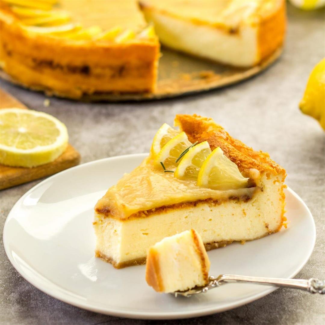 Lemon Cheesecake with Lemon Curd