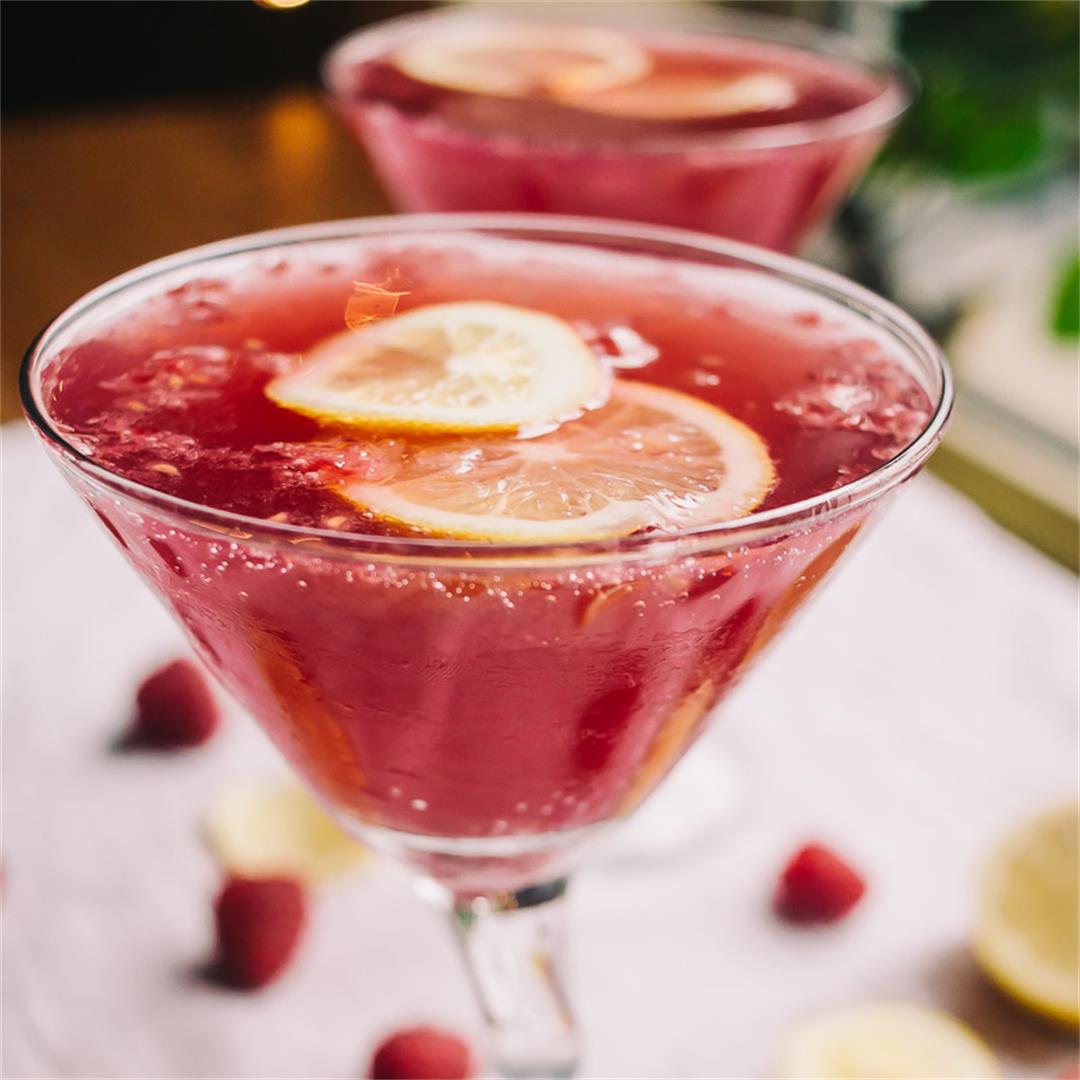 Low Carb Raspberry and Pomegranate Cocktail