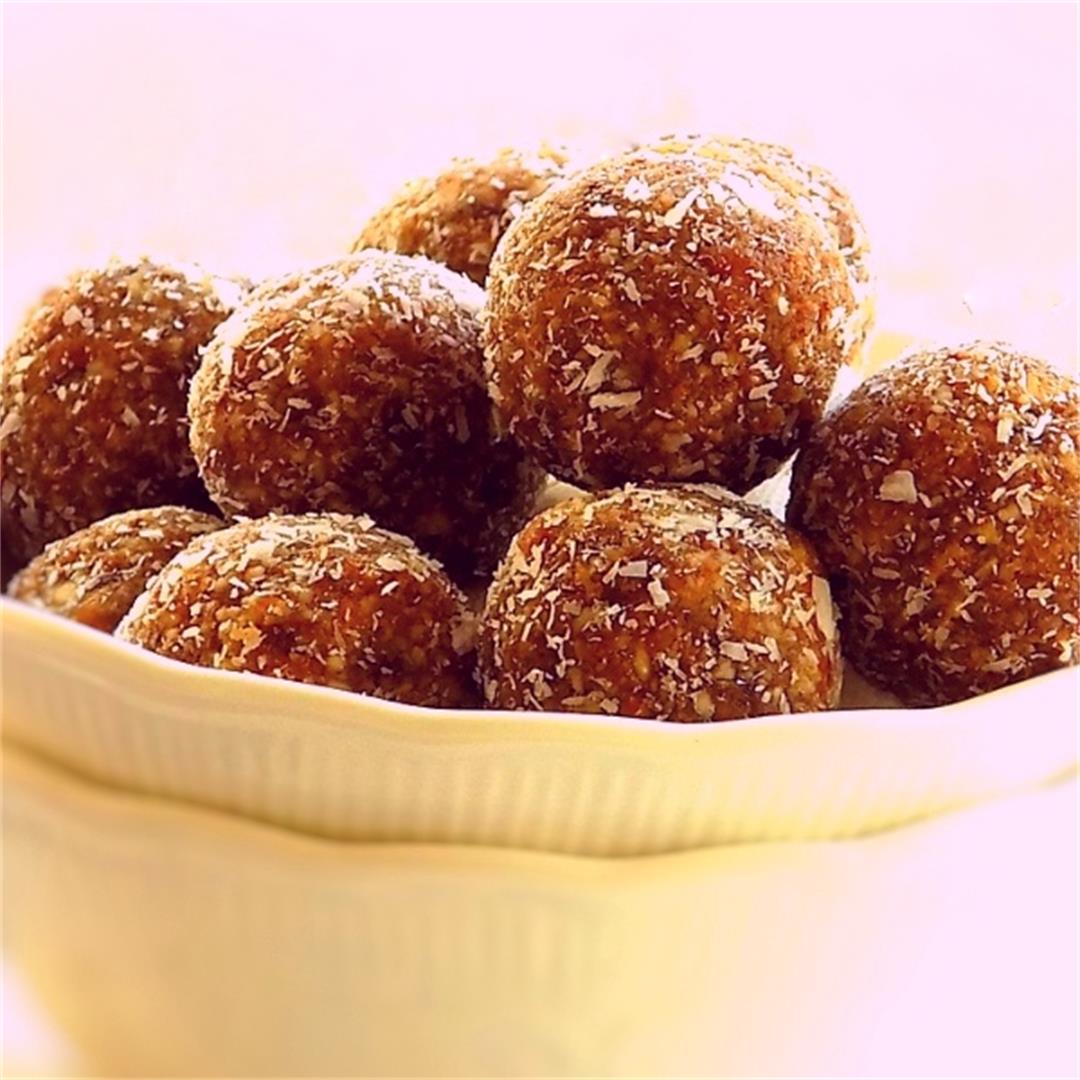 Almond Date Balls - Pastry & Beyond