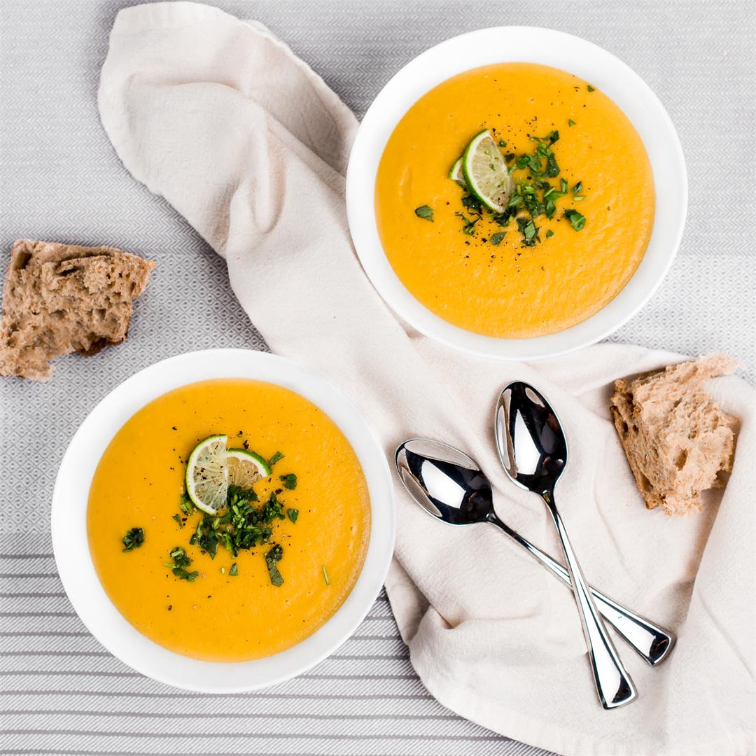 Coconut Curry Carrot Soup