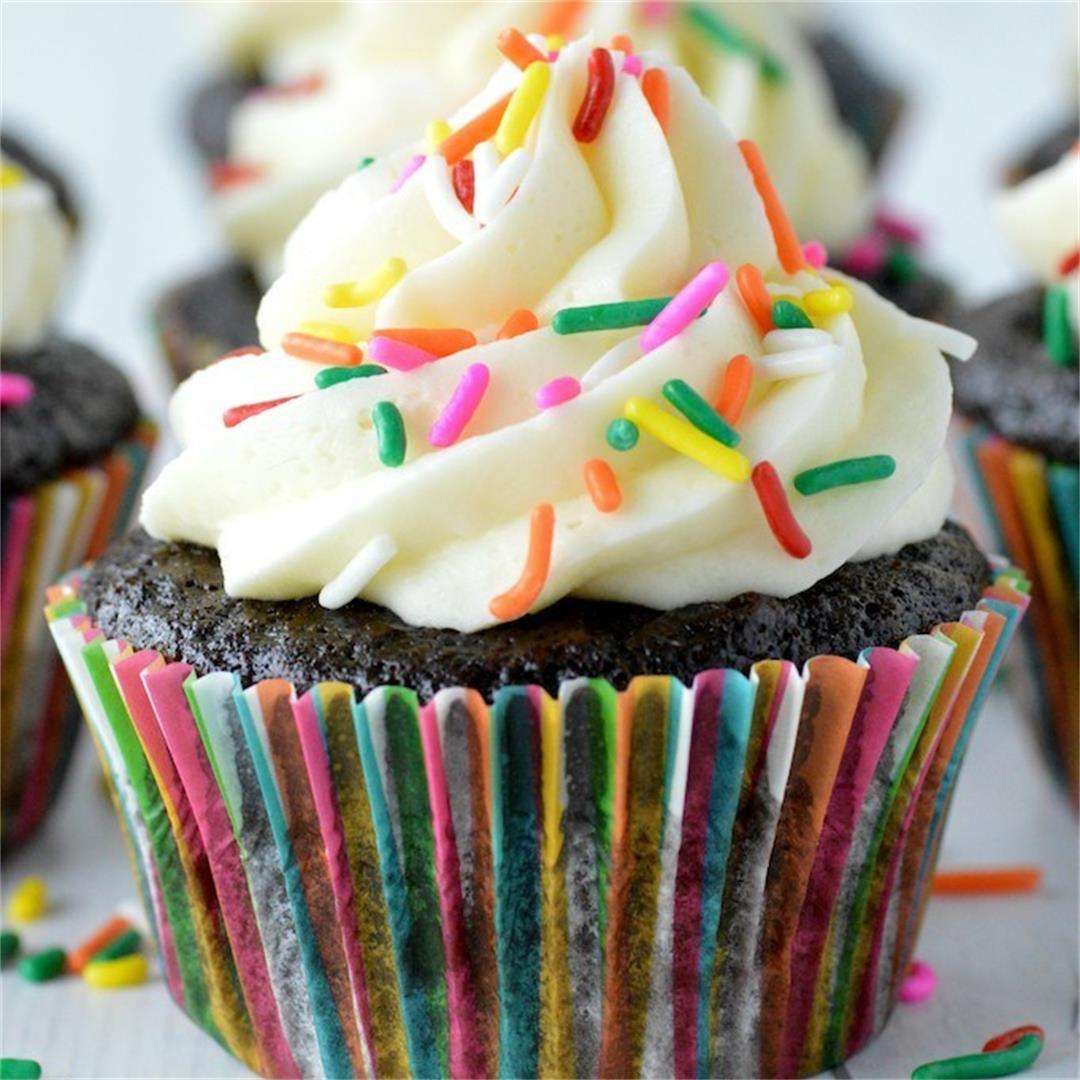 Chocolate Cupcakes with Vanilla Frosting