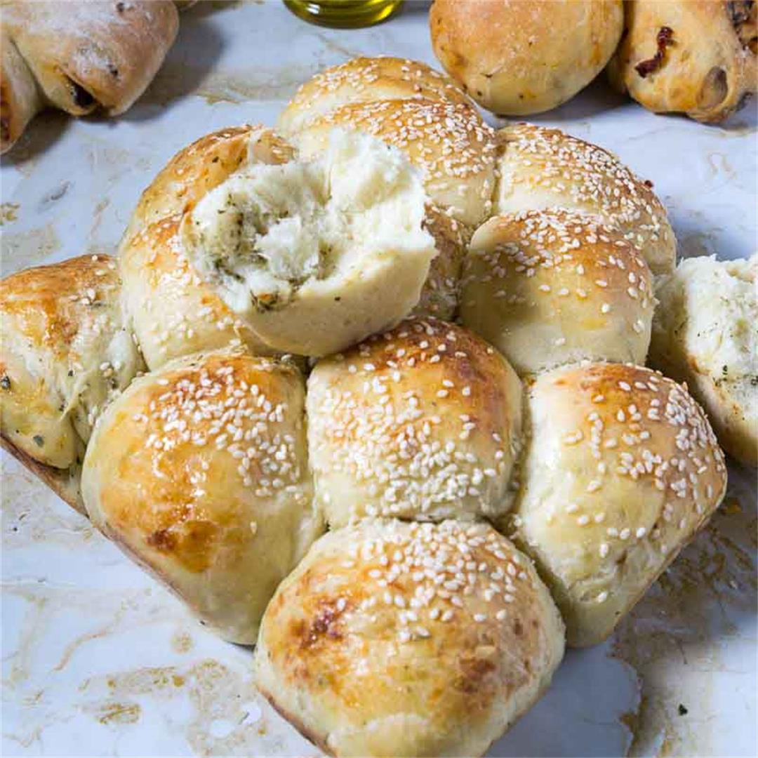 Roasted Garlic Parmesan Bread Rolls