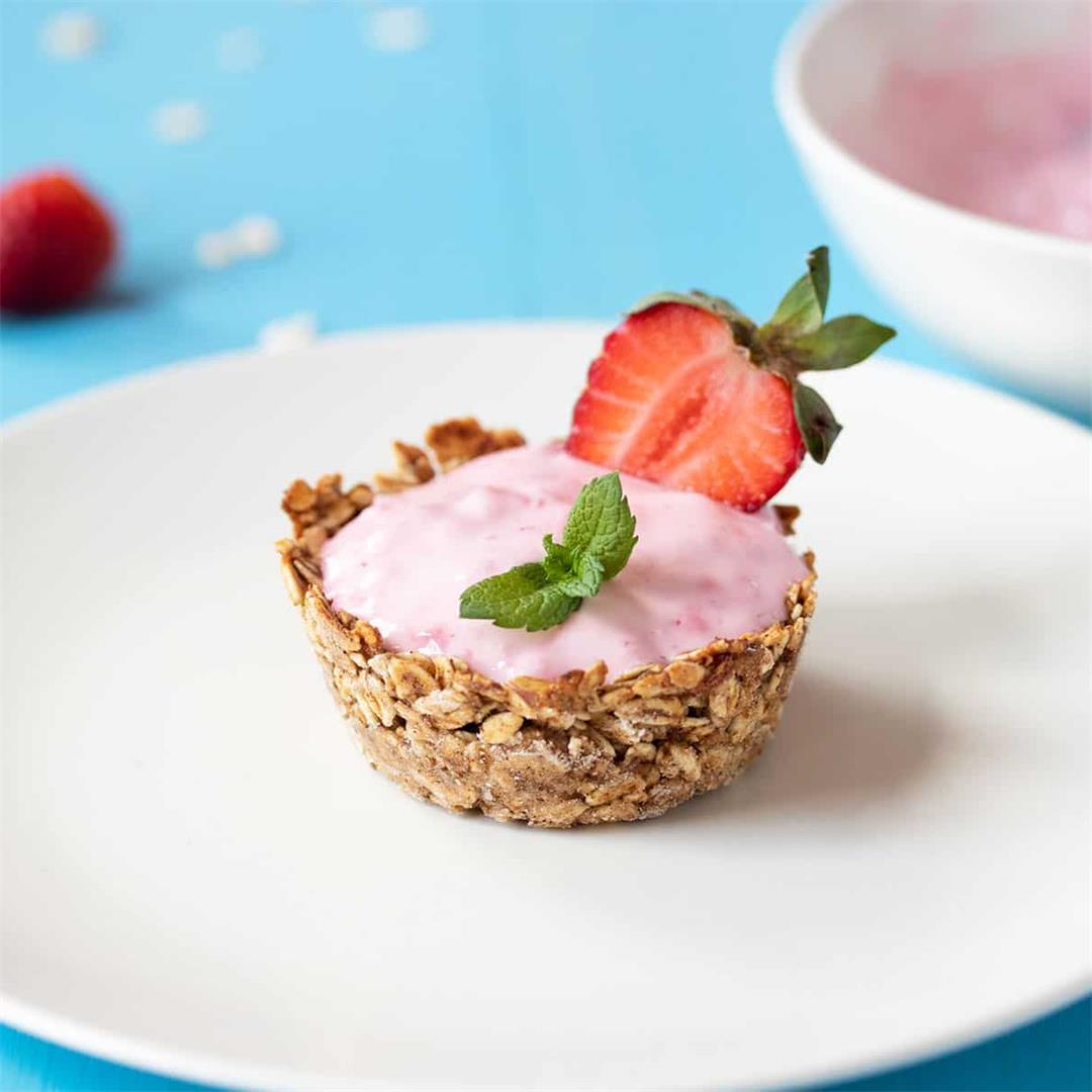 Oatmeal Cups with Healthy Fillings