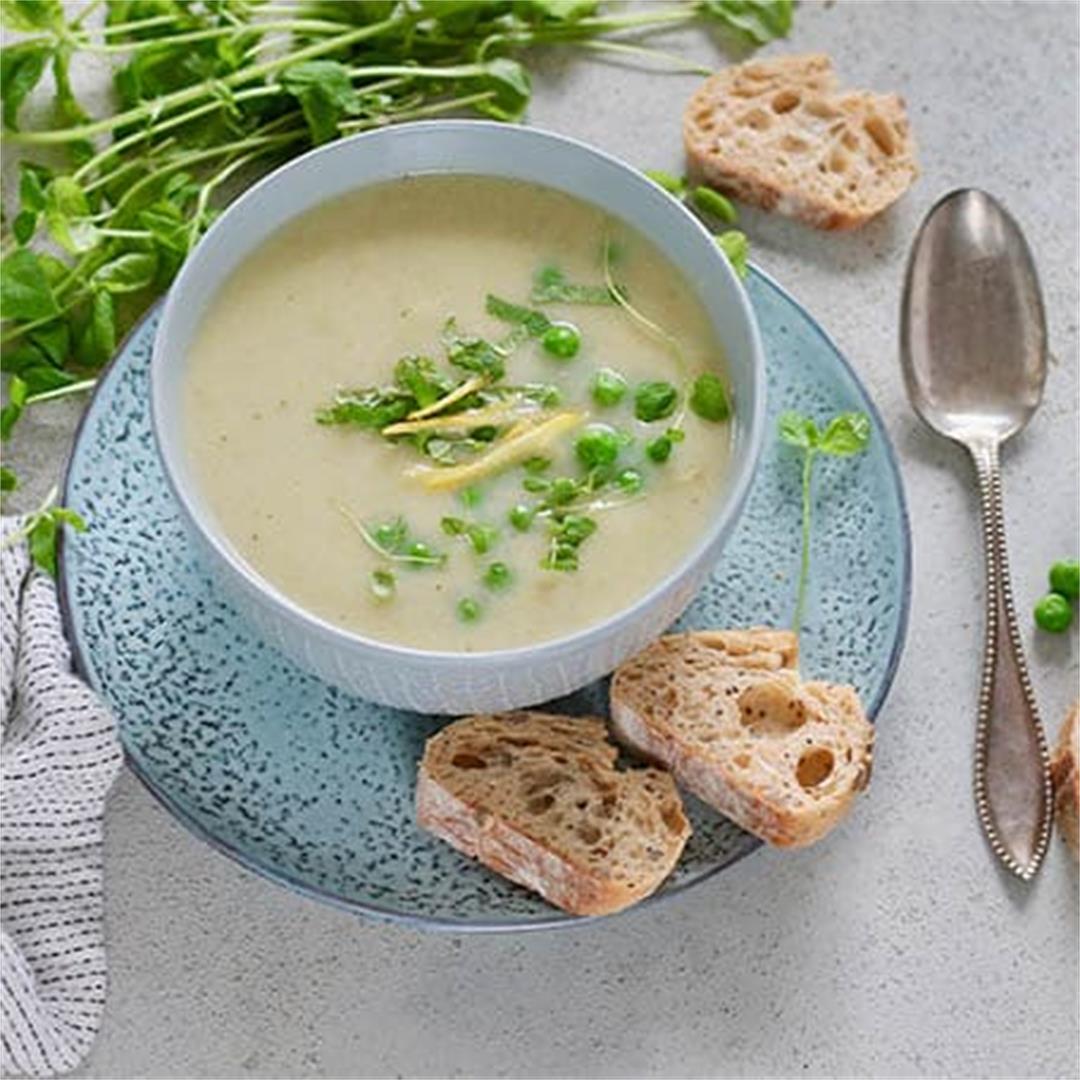 Healthy Cauliflower Soup with Peas and Mint