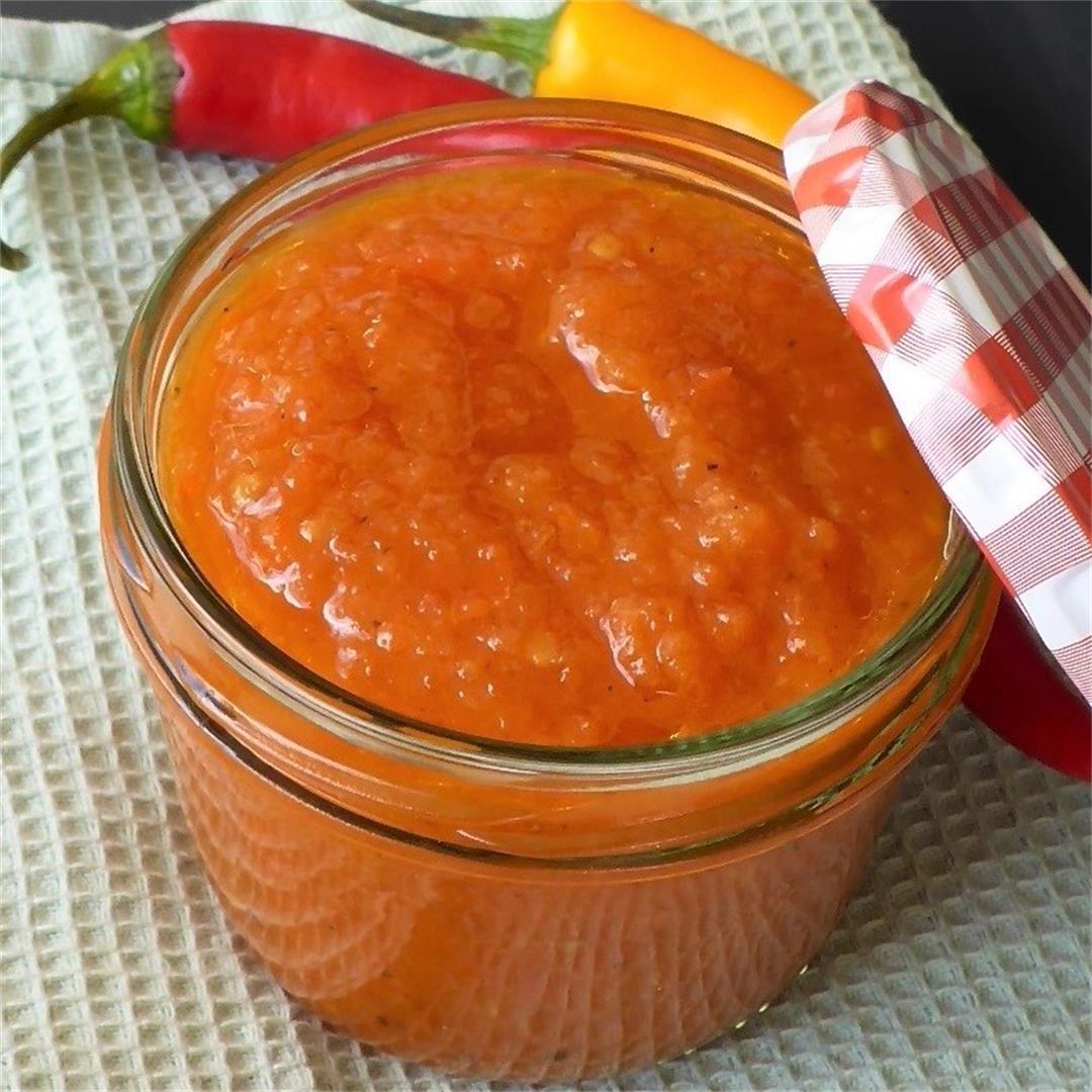 Namibian - style spicy tomato sauce/dip (cooked)