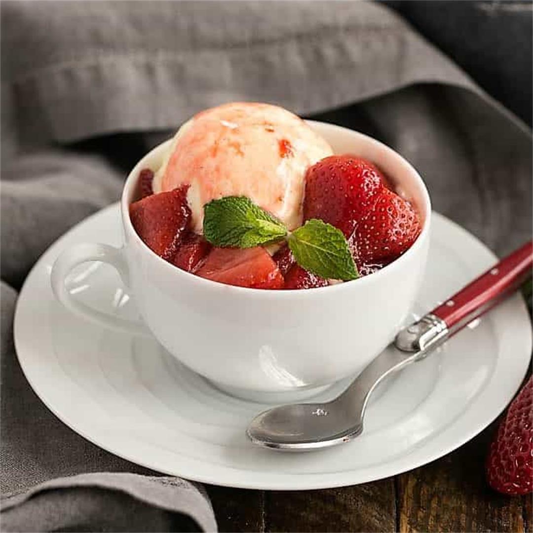 Cheesecake Ice Cream with Strawberry Sauce