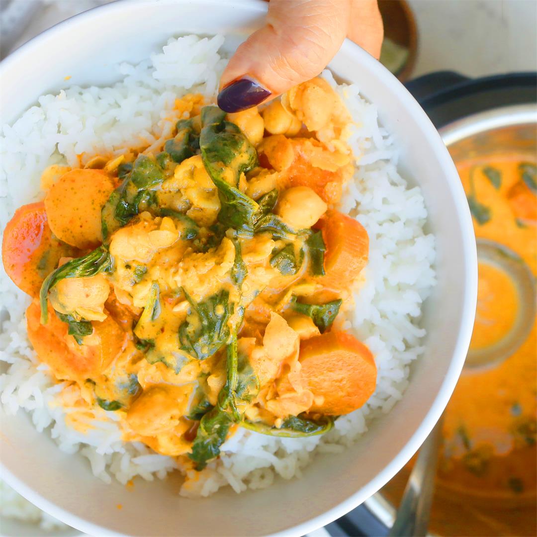 Instant Pot Thai Chickpea and Spinach Curry