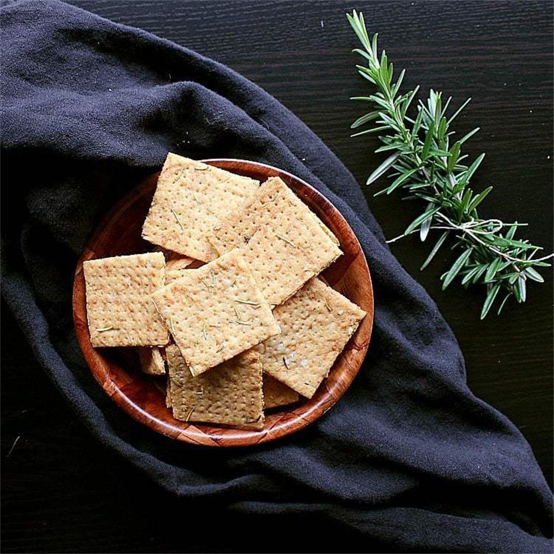 Crunchy Low Carb Crackers with Rosemary and Aged Cheddar