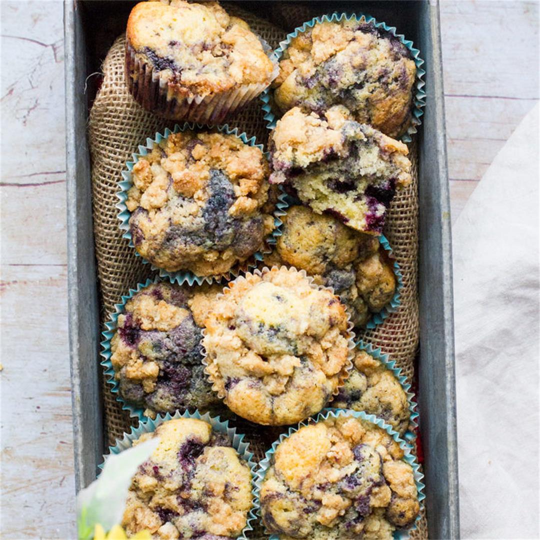 Homemade Blueberry Muffins with Crumb Topping