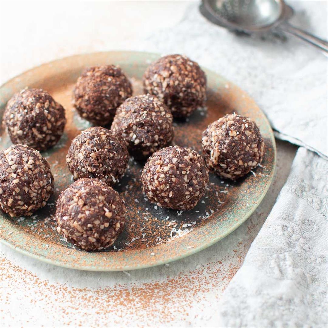 Nut Free Bliss Balls with Chocolate and Coconut