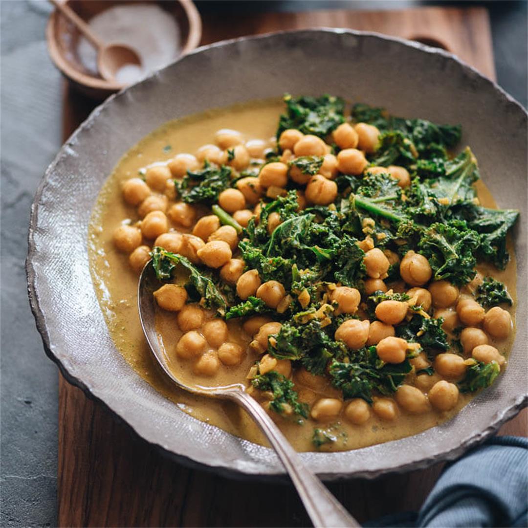 15-Minute Chickpea Curry with Kale