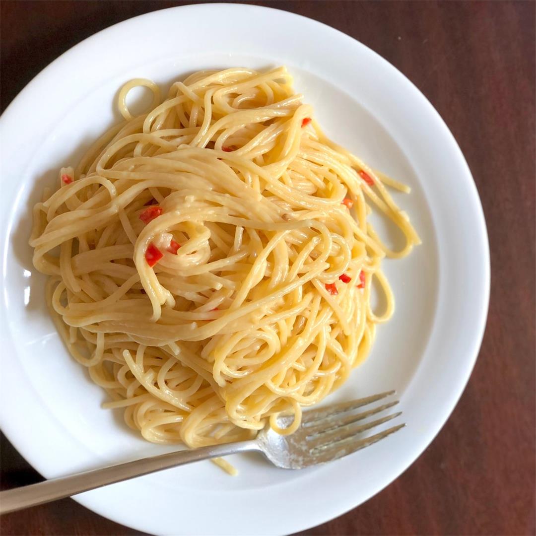 Garlic, Oil, and Pepper Pasta - Aglio, Olio, e Peperoncino