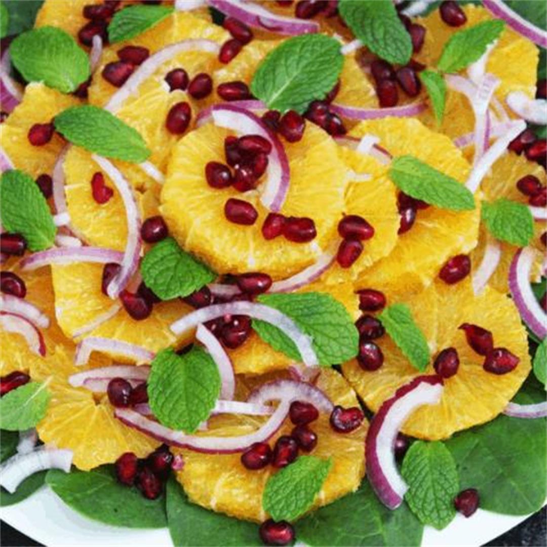 Orange, Spinach and Pomegranate Salad - It's Not Complicated Re