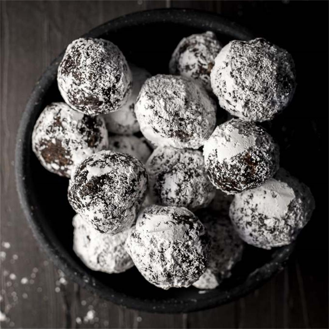 3 Ingredient No Bake Oreo Balls: Simple Easy Desserts