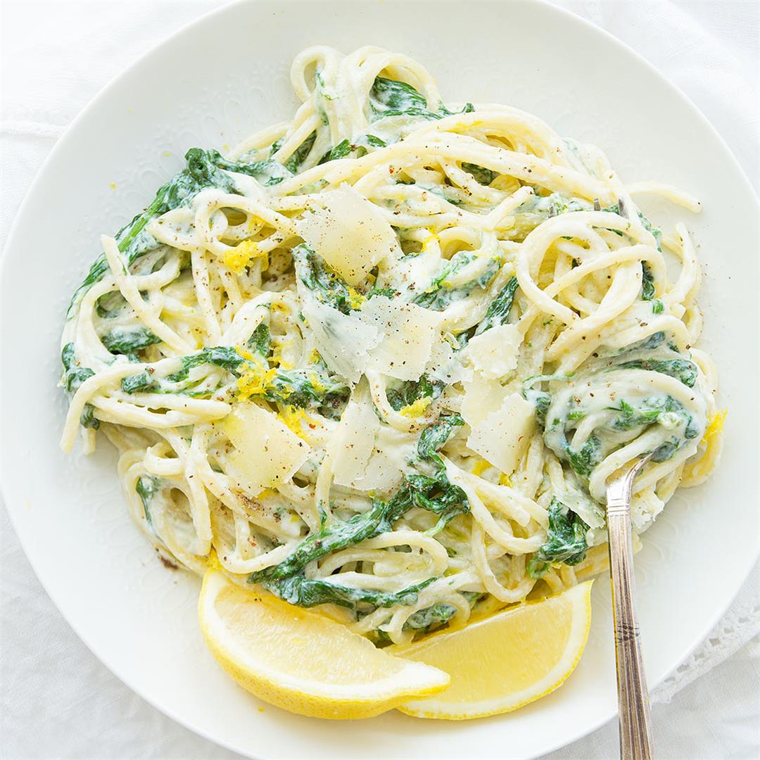 10-minute lemon ricotta pasta with spinach