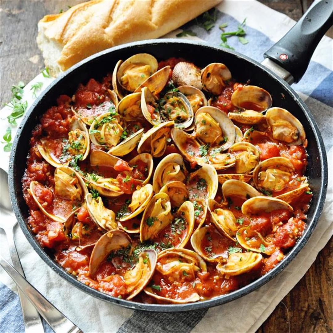 Spicy Spanish Clams with Tomatoes Tapas Recipe