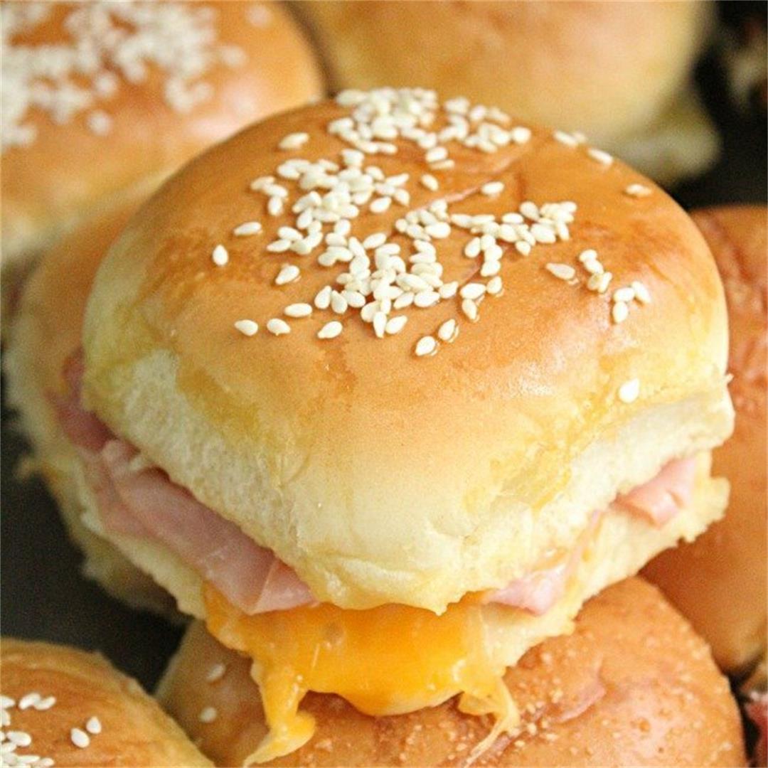 Ham and Cheddar Sliders with Homemade Honey Mustard Sauce