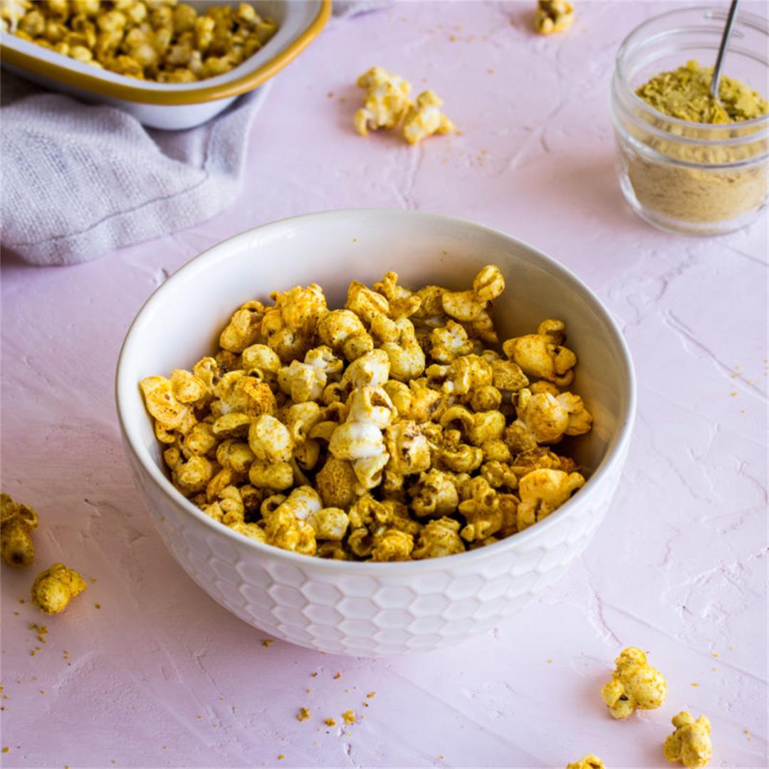 Cheesy Vegan Popcorn (gluten-free)