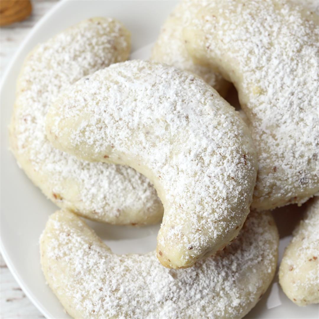 Vanillekipferl - Vanilla Crescent Cookies
