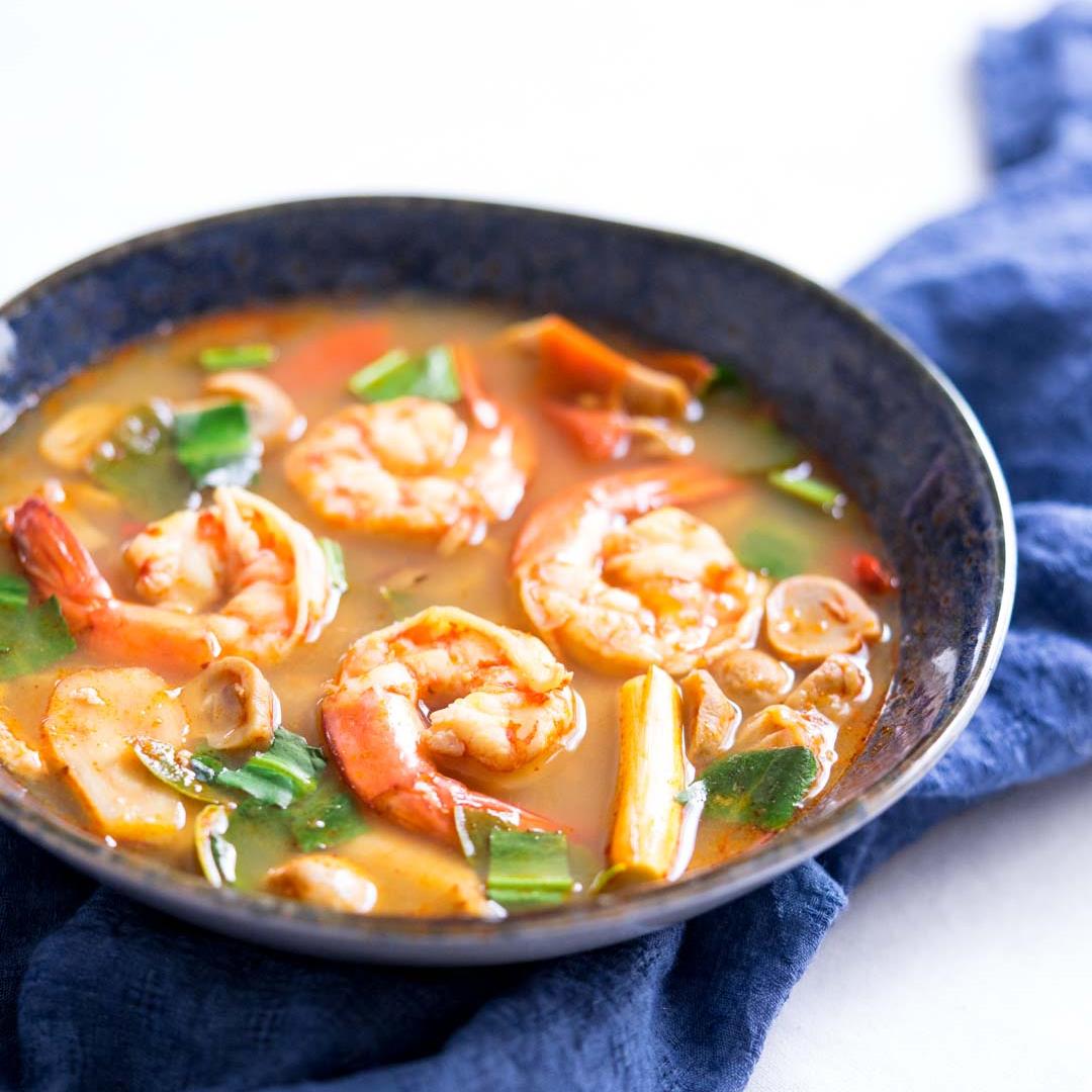 How To Make Tom Yum Goong (Thai Hot & Sour Soup)