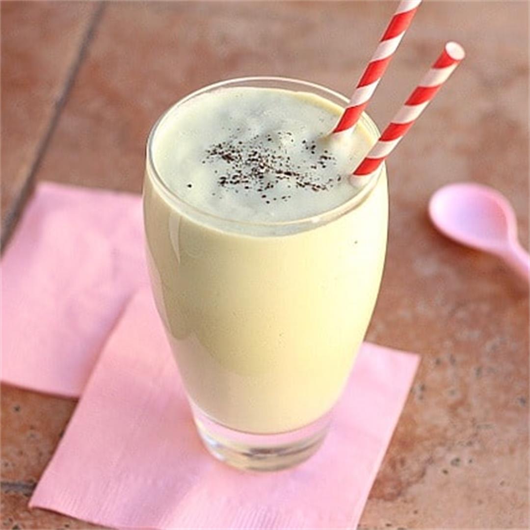 Healthy Vanilla Avocado Milkshake