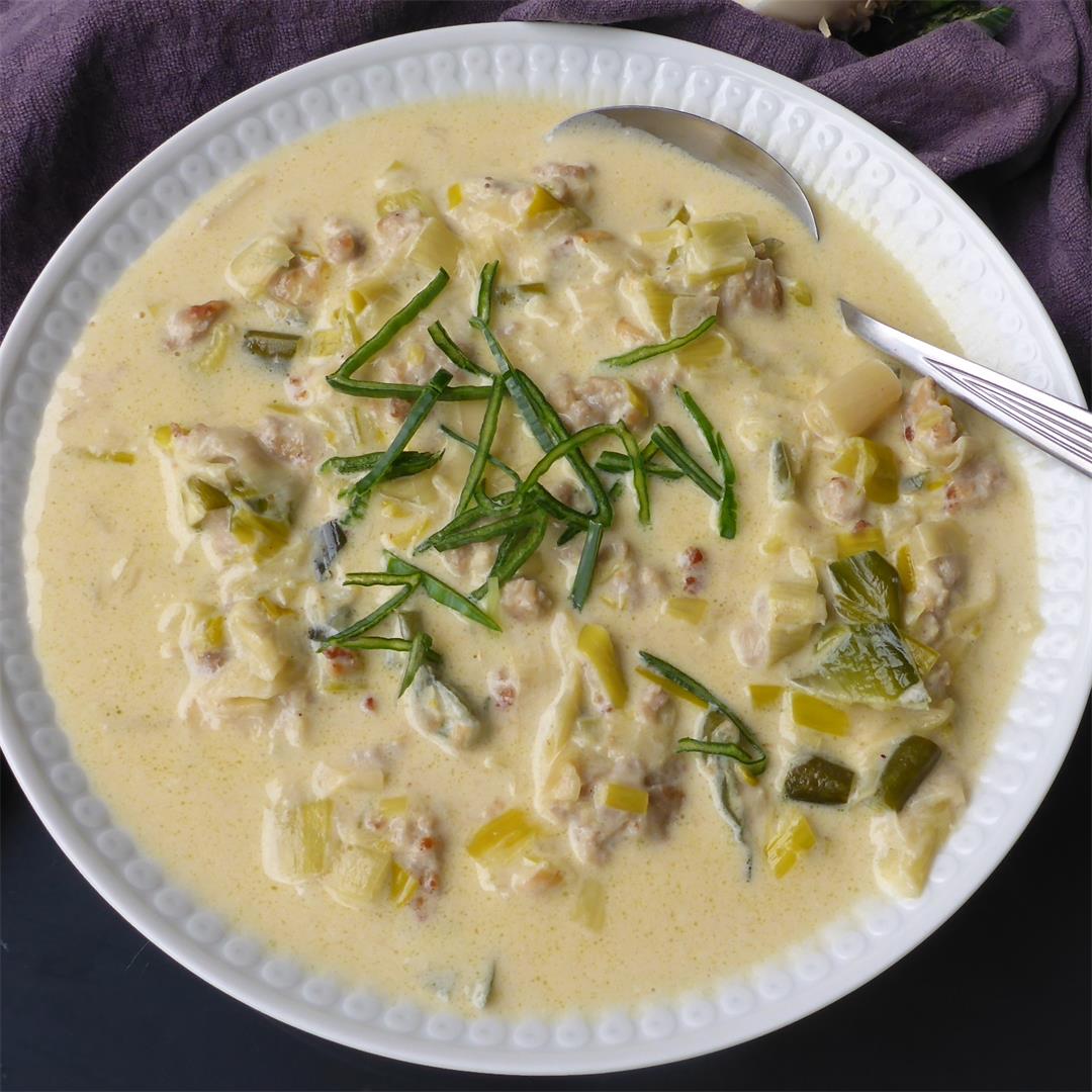 Easy, quick & delicious creamy leek soup with ground pork