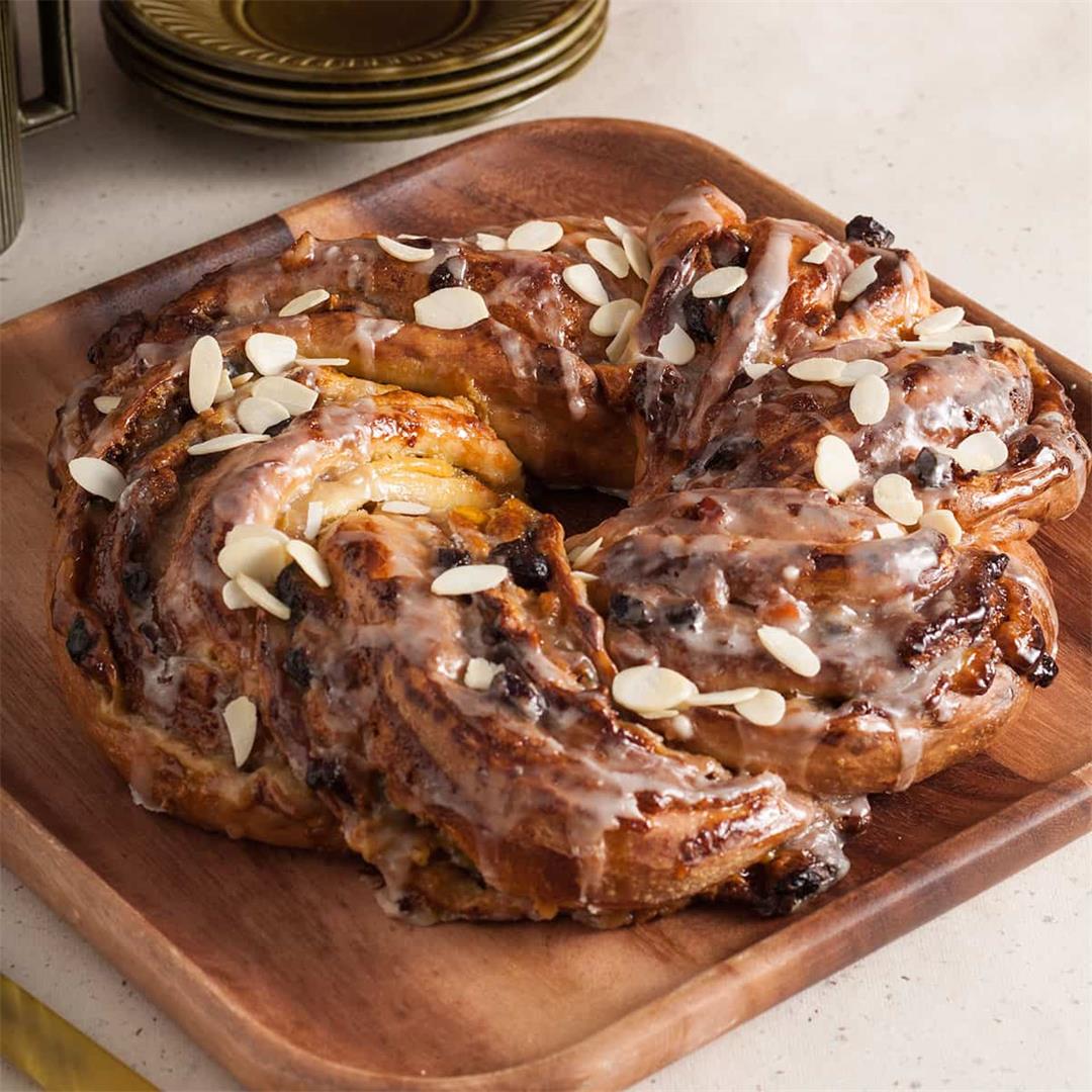 Cranberry and Pecan Couronne