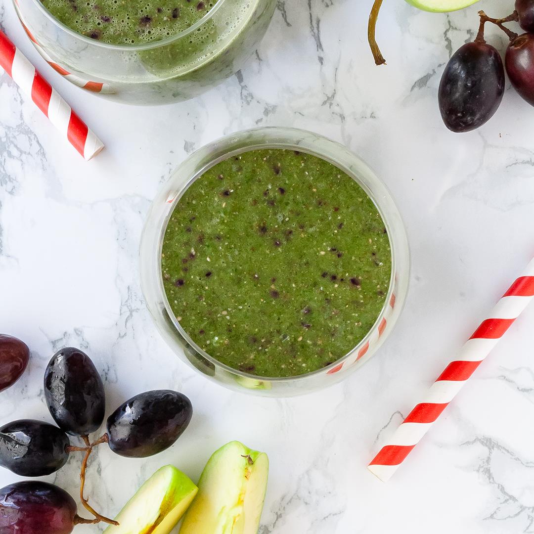 Apple Grape Smoothie with Kale