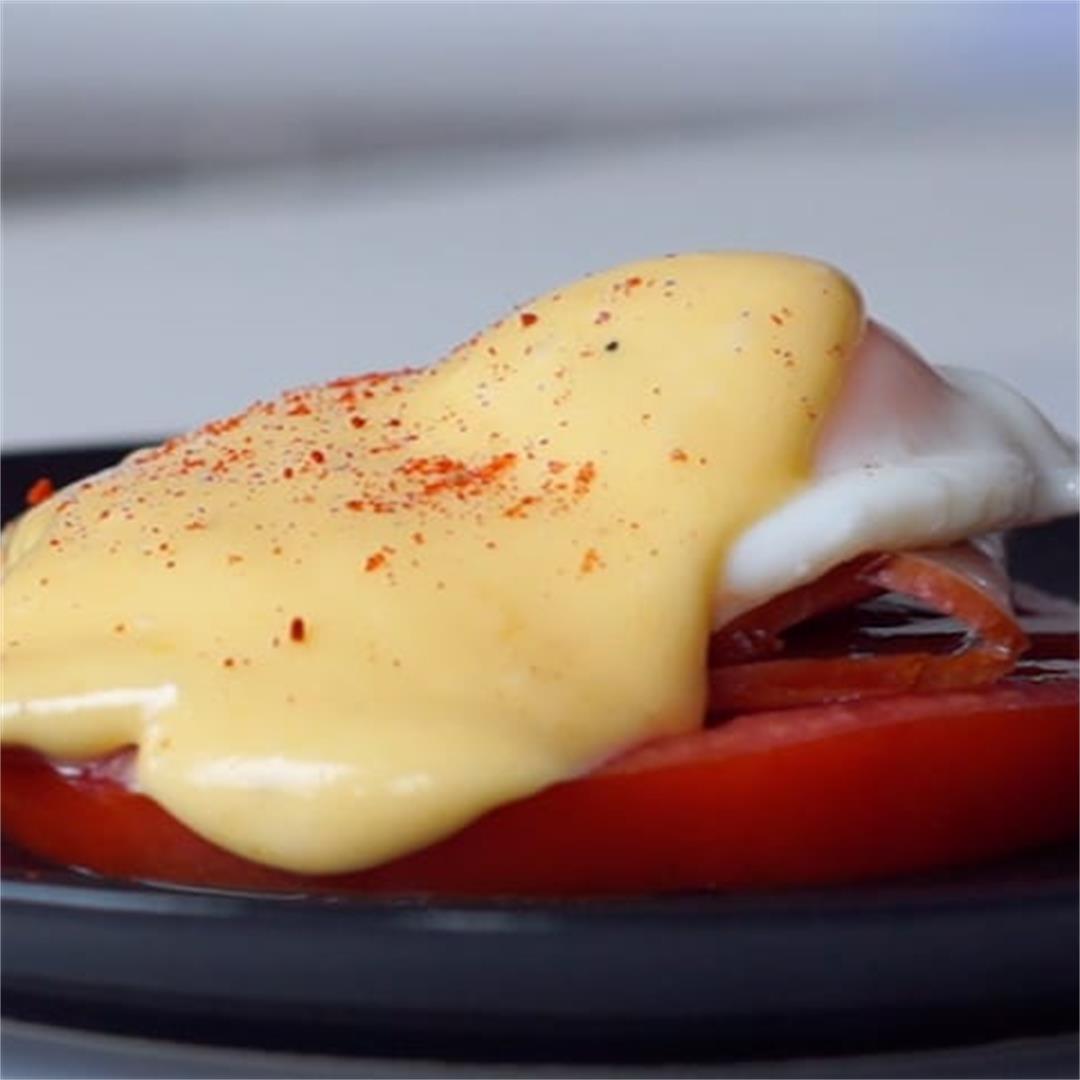 Quick and Easy Keto Hollandaise Sauce