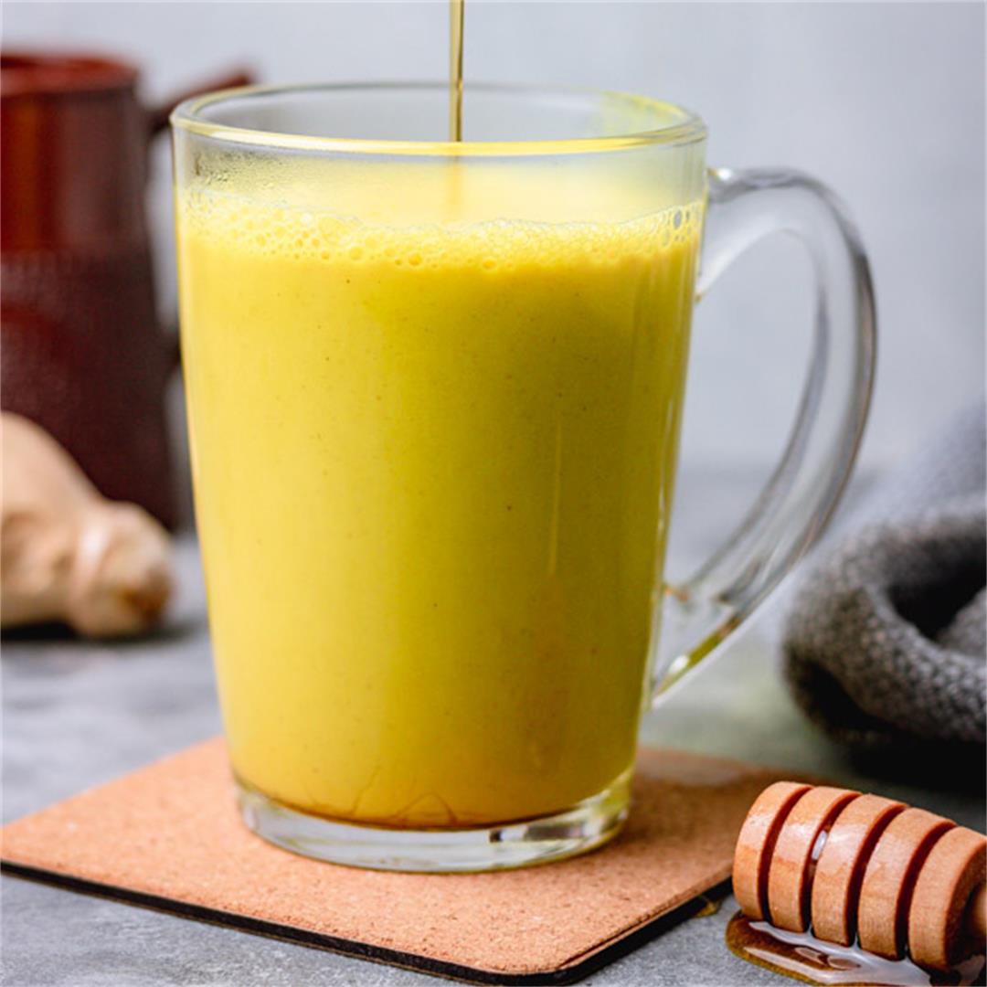 Turmeric Milk Recipe (Golden Milk)