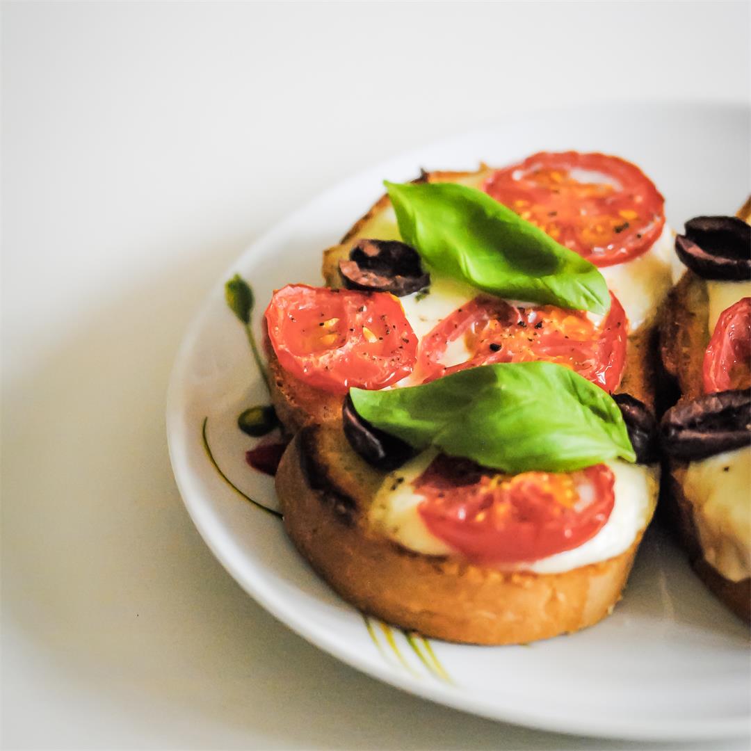 Italian Toast with Tomatoes & Basil