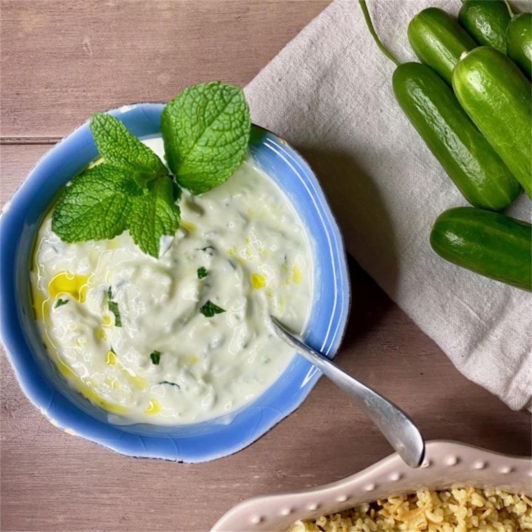 Cacik - Turkish Yogurt Dip With Cucumbers