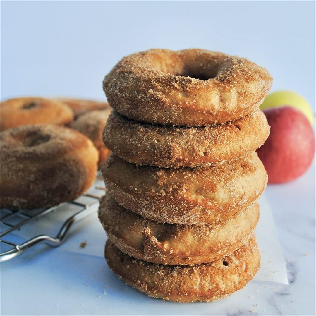 Baked apple donuts with ginger and cardamom