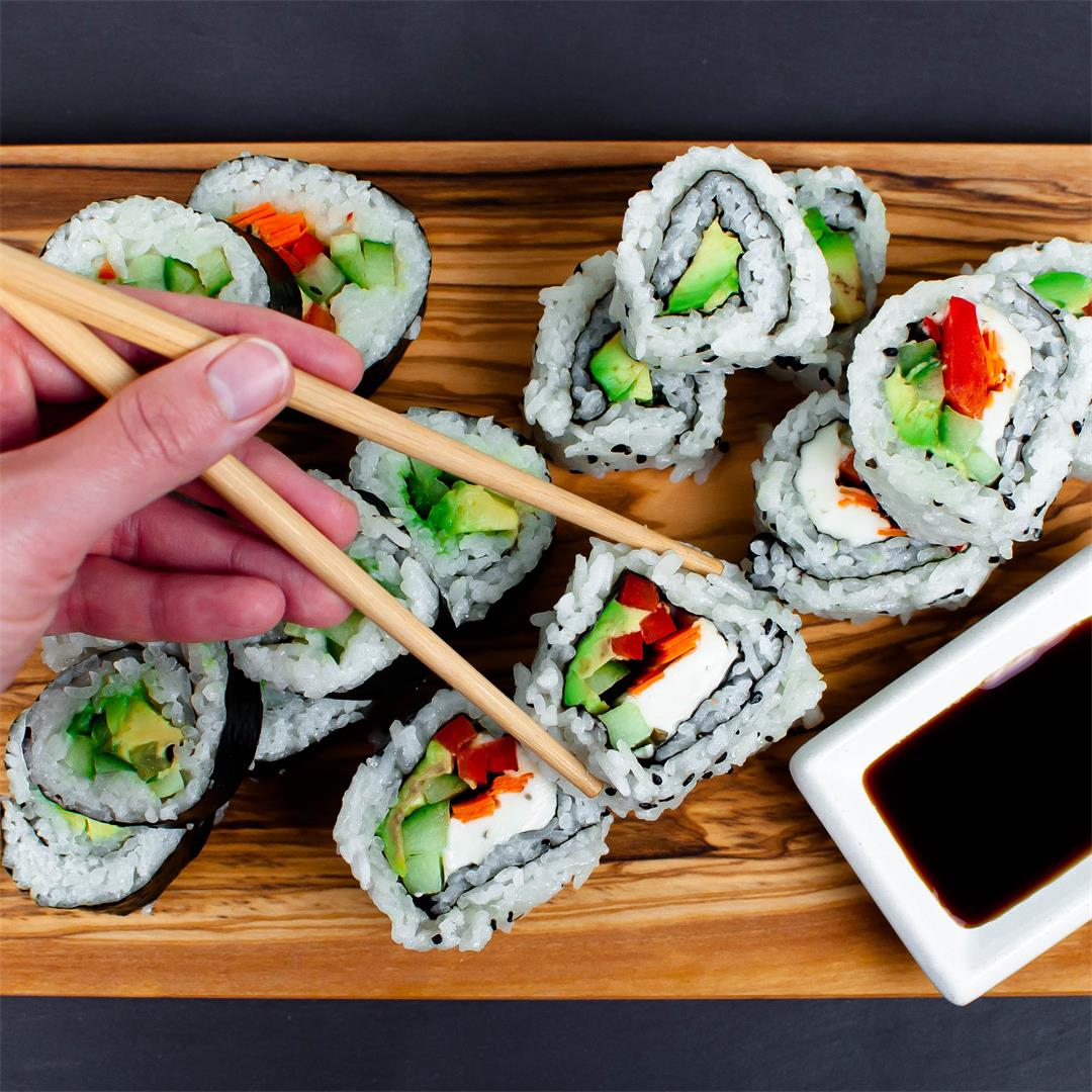 How to Make Vegan Sushi (Surprisingly Easy!)