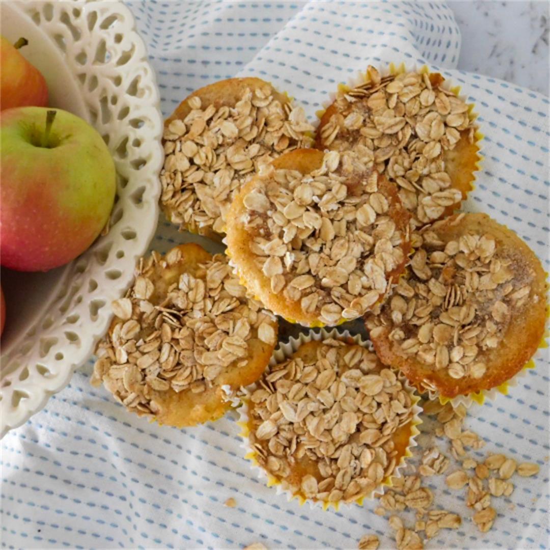 Apple Muffins Topped with Oats