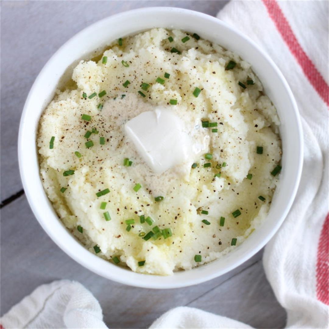 Roasted Garlic Mashed Cauliflower (Vegan & Paleo)