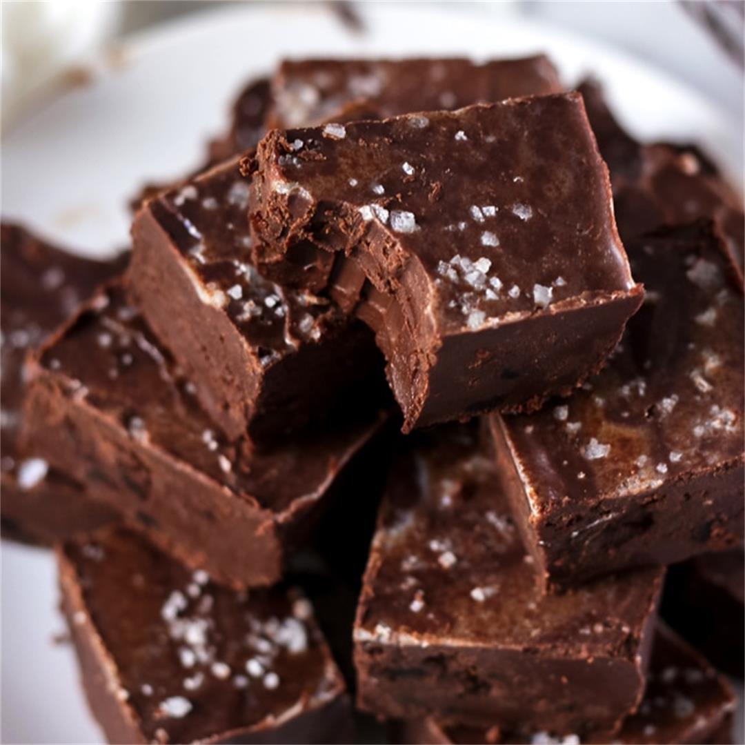 Best Chocolate Fudge Recipe • Happy Kitchen