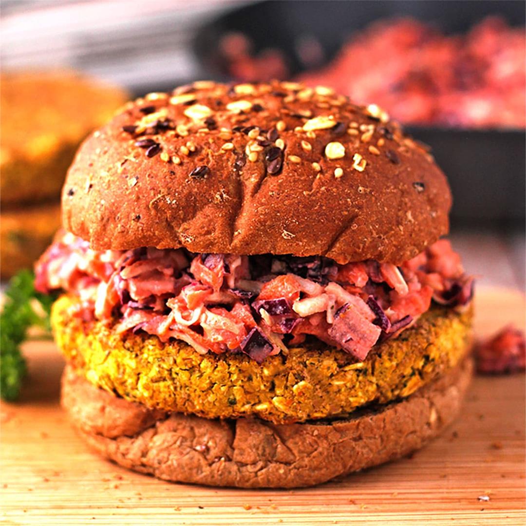baked chickpea burgers with spicy coleslaw